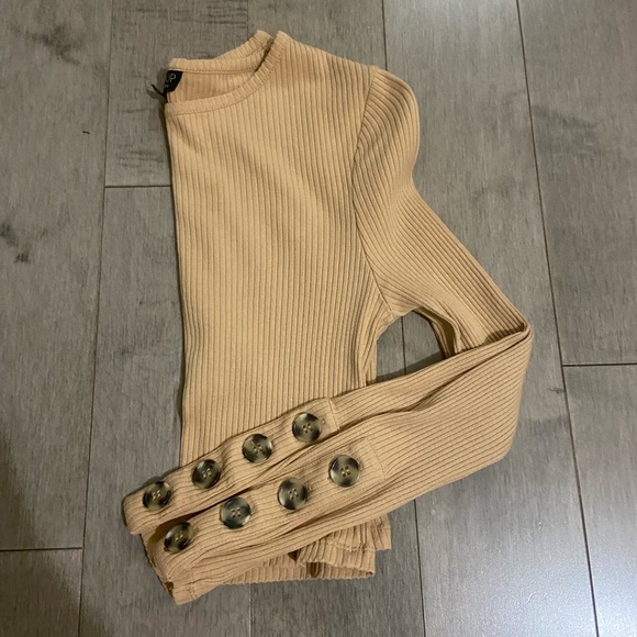 Long Sleeve Tops - Picture 2 of 4